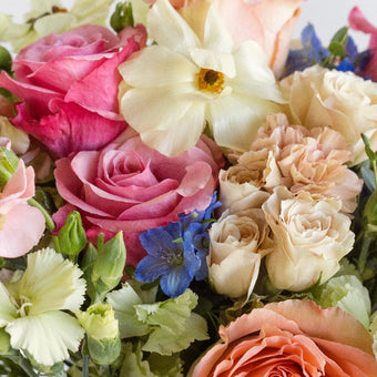 Impressive Daydream Flower Centerpiece